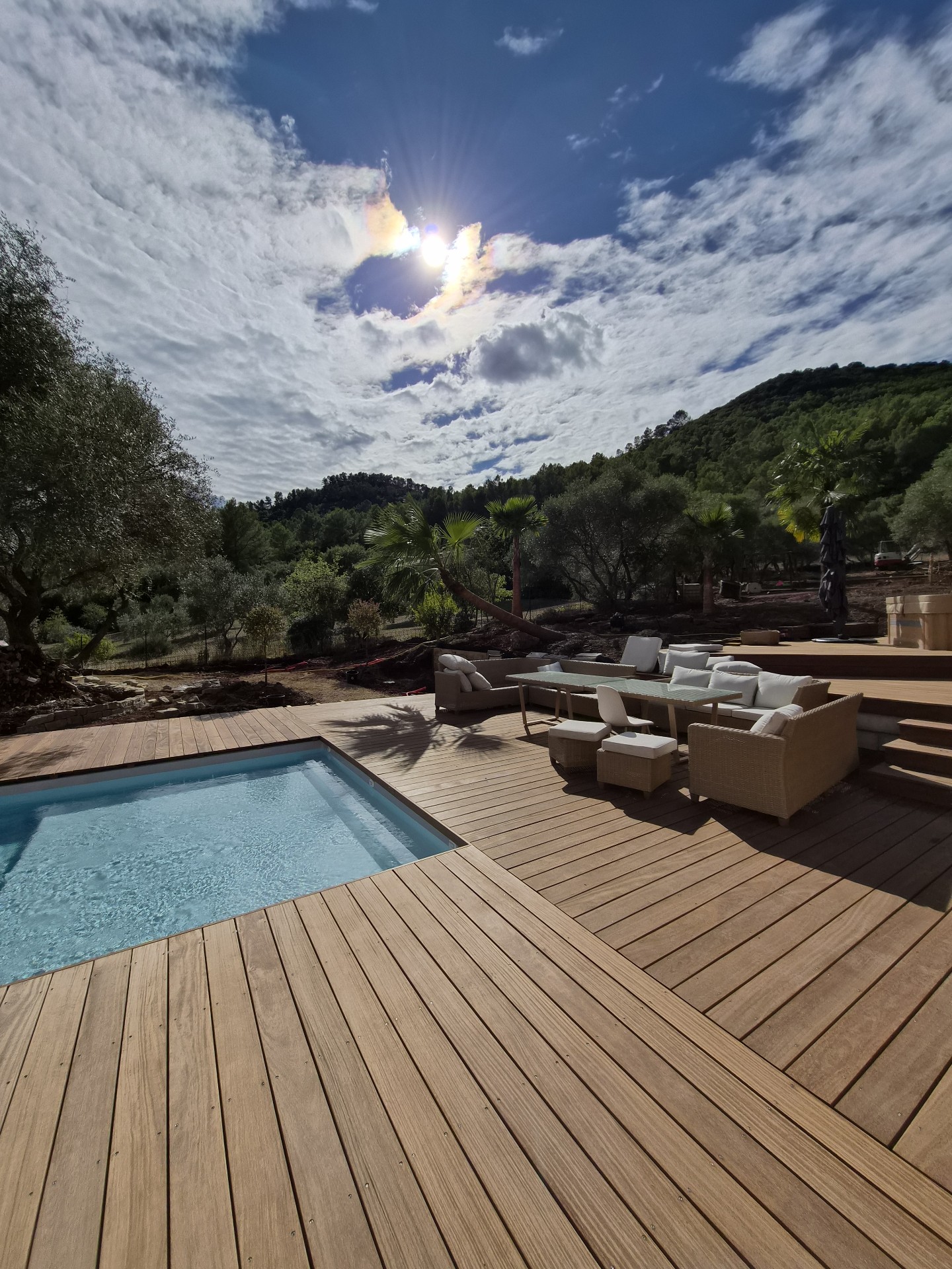 Terrasse bois et piscine