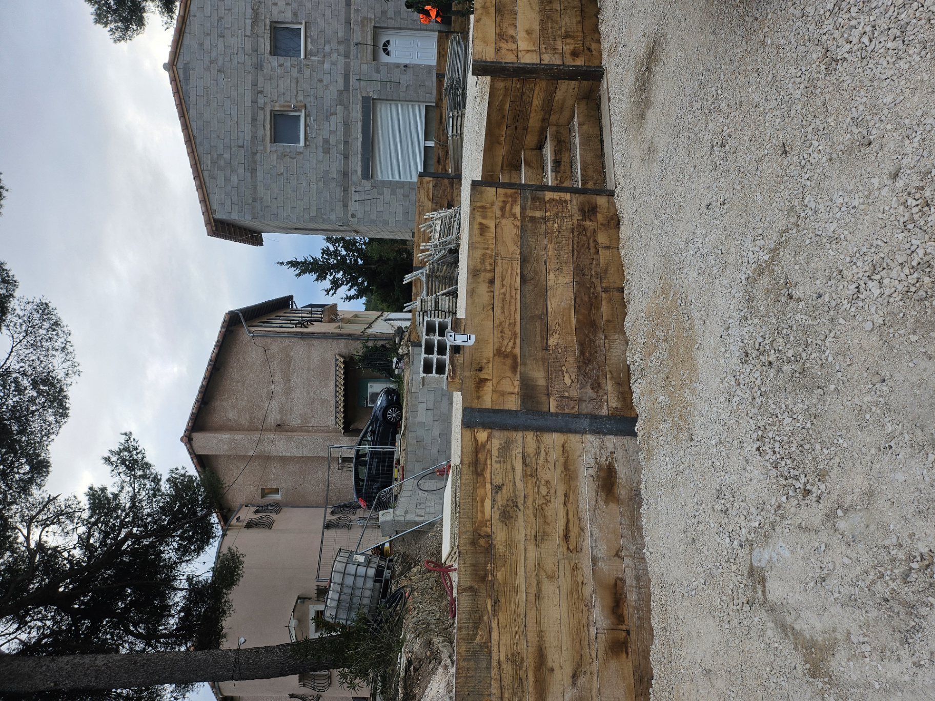 Retenue de terre en bois